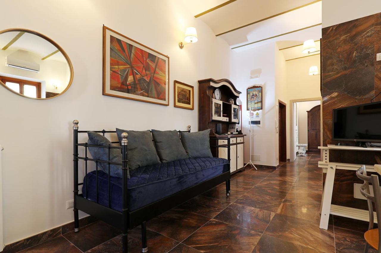 Cornelia - Charme Apartment ローマ エクステリア 写真